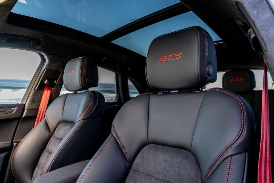 Интерьер Porsche Macan GTS (95B) 2020 года  (WW) (фото 25 из 52)